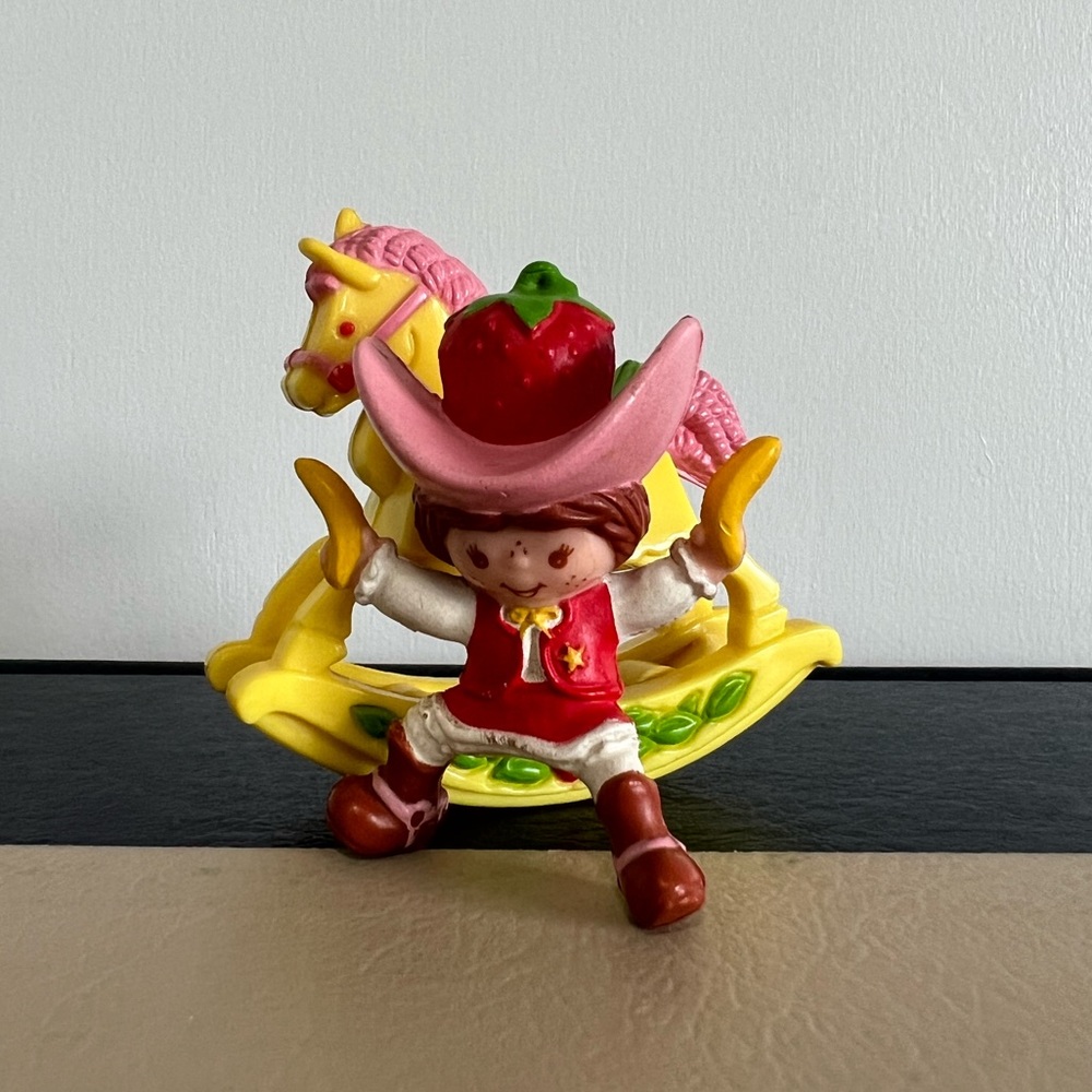 Vintage Strawberry Shortcake Rocking Horse Miniature Figure Deluxe Set